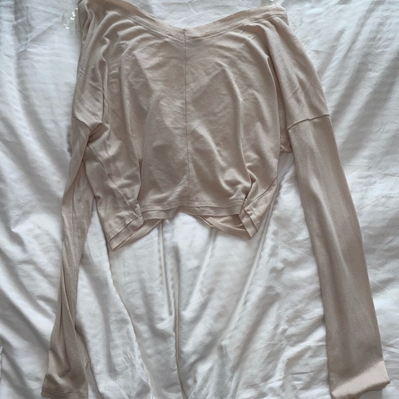 Long Sleeve Crop Top - Picture 2 of 3